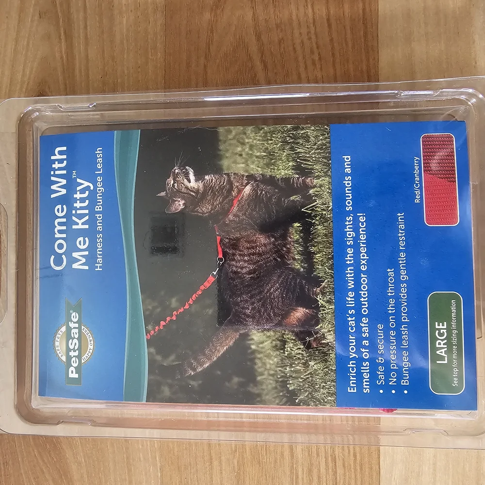 PetSafe Red Cat Harness and Bungee Leash
